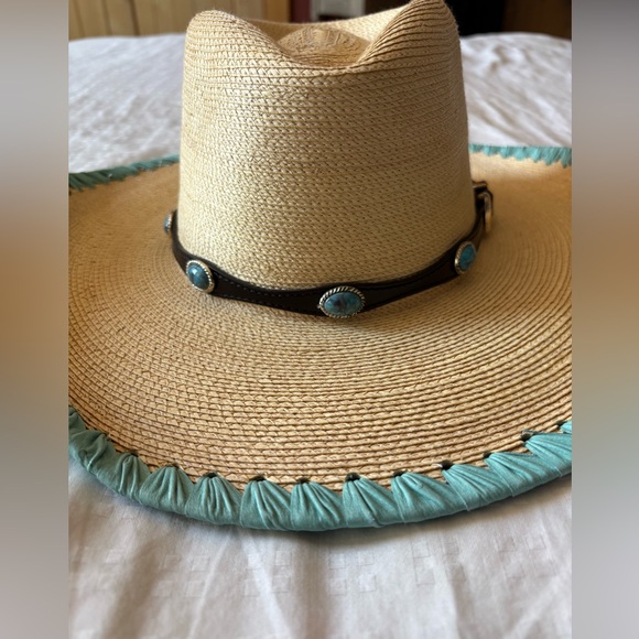 Sunbody Hat Handcrafted - Picture 5 of 16